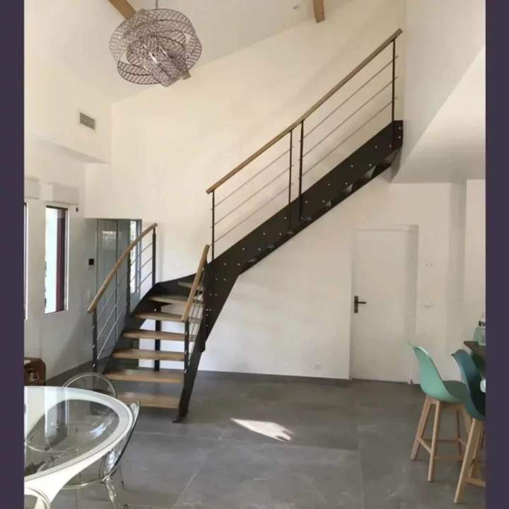 Travaux de pose d'escalier Bordeaux
